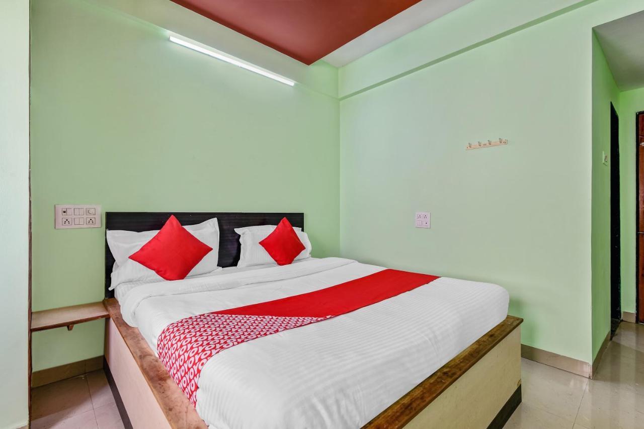 Oyo Hotel Samarth Lodge Солапур Экстерьер фото