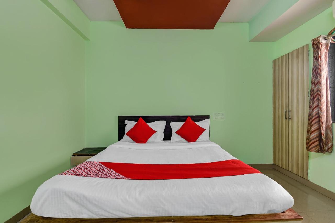 Oyo Hotel Samarth Lodge Солапур Экстерьер фото