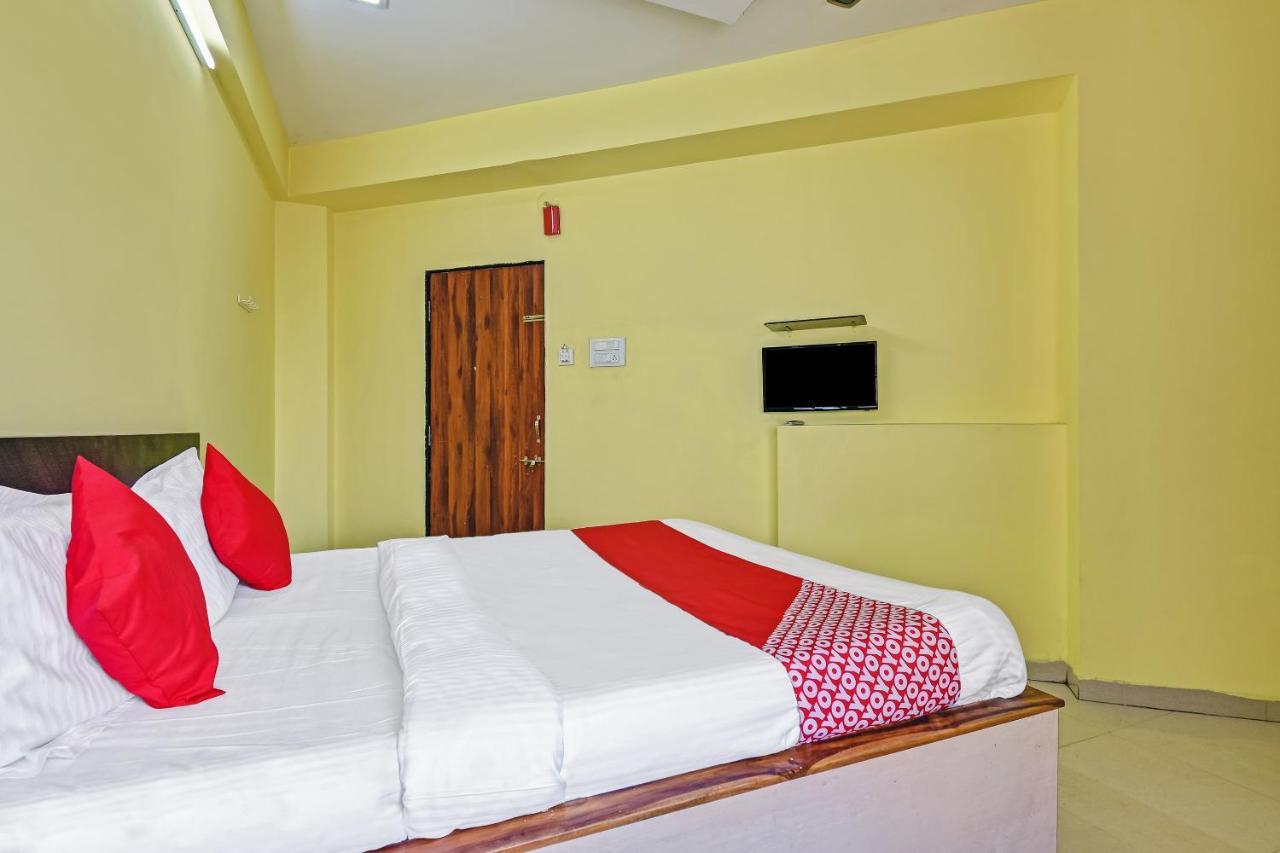 Oyo Hotel Samarth Lodge Солапур Экстерьер фото