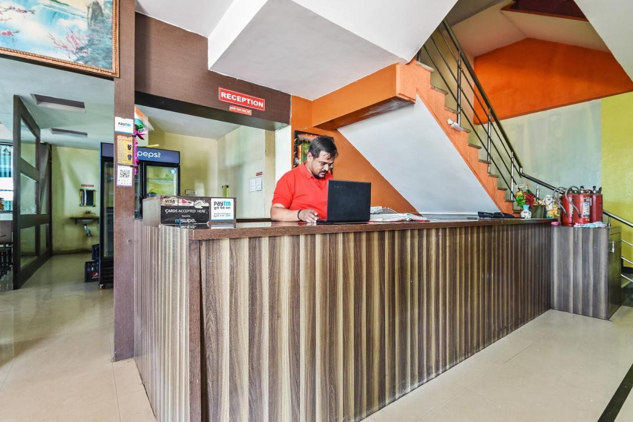 Oyo Hotel Samarth Lodge Солапур Экстерьер фото