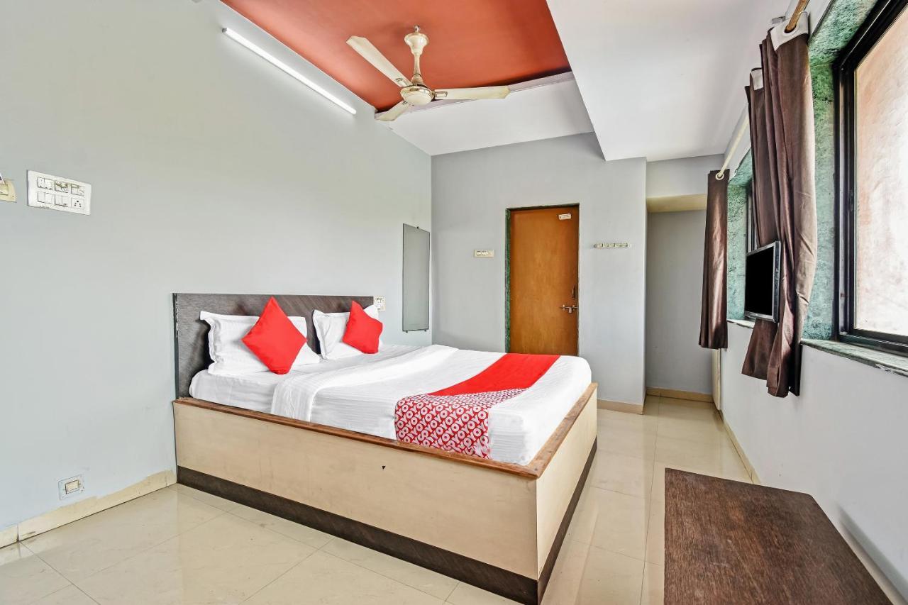 Oyo Hotel Samarth Lodge Солапур Экстерьер фото