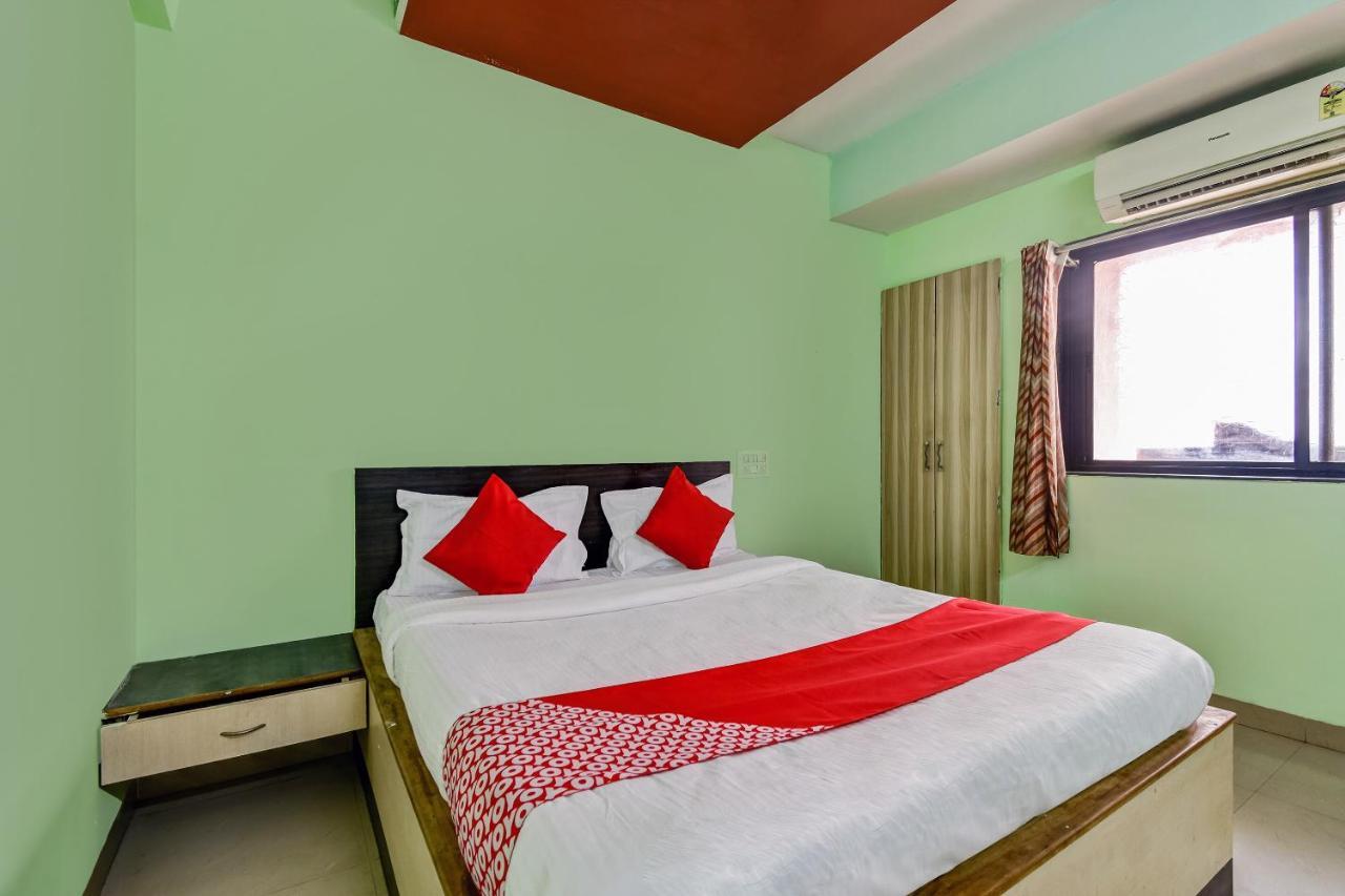 Oyo Hotel Samarth Lodge Солапур Экстерьер фото