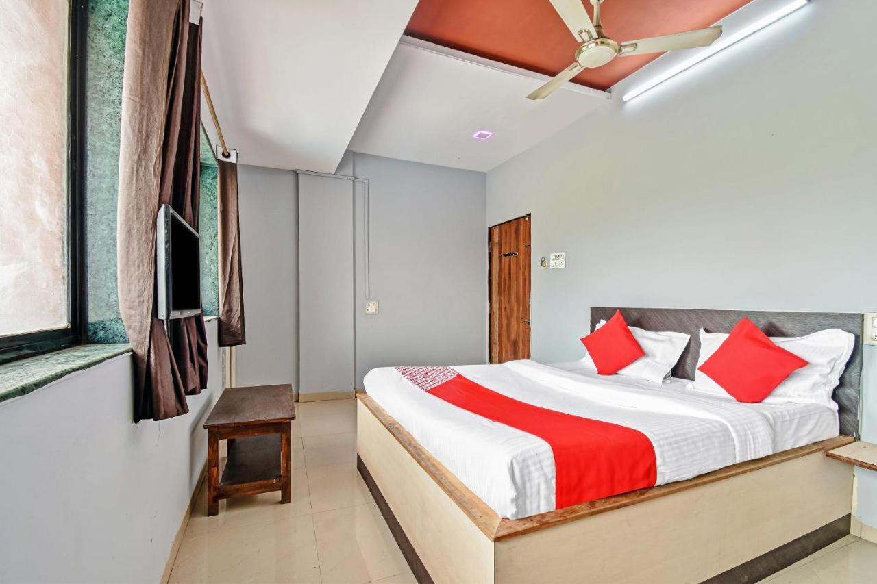 Oyo Hotel Samarth Lodge Солапур Экстерьер фото